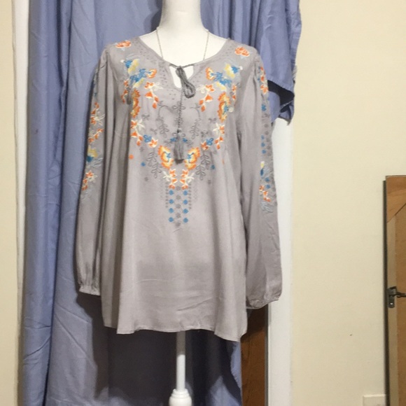 One left 🌺Very boho Embroidered  tunic blouse - Picture 5 of 8